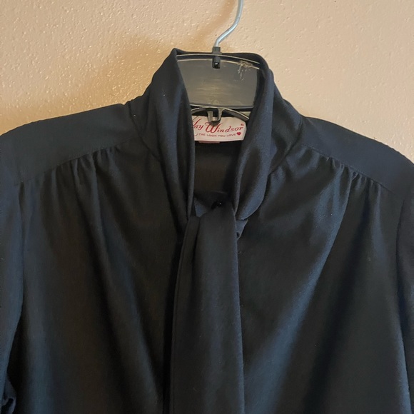 Kay Windsor LS Black Blouse - Picture 3 of 5